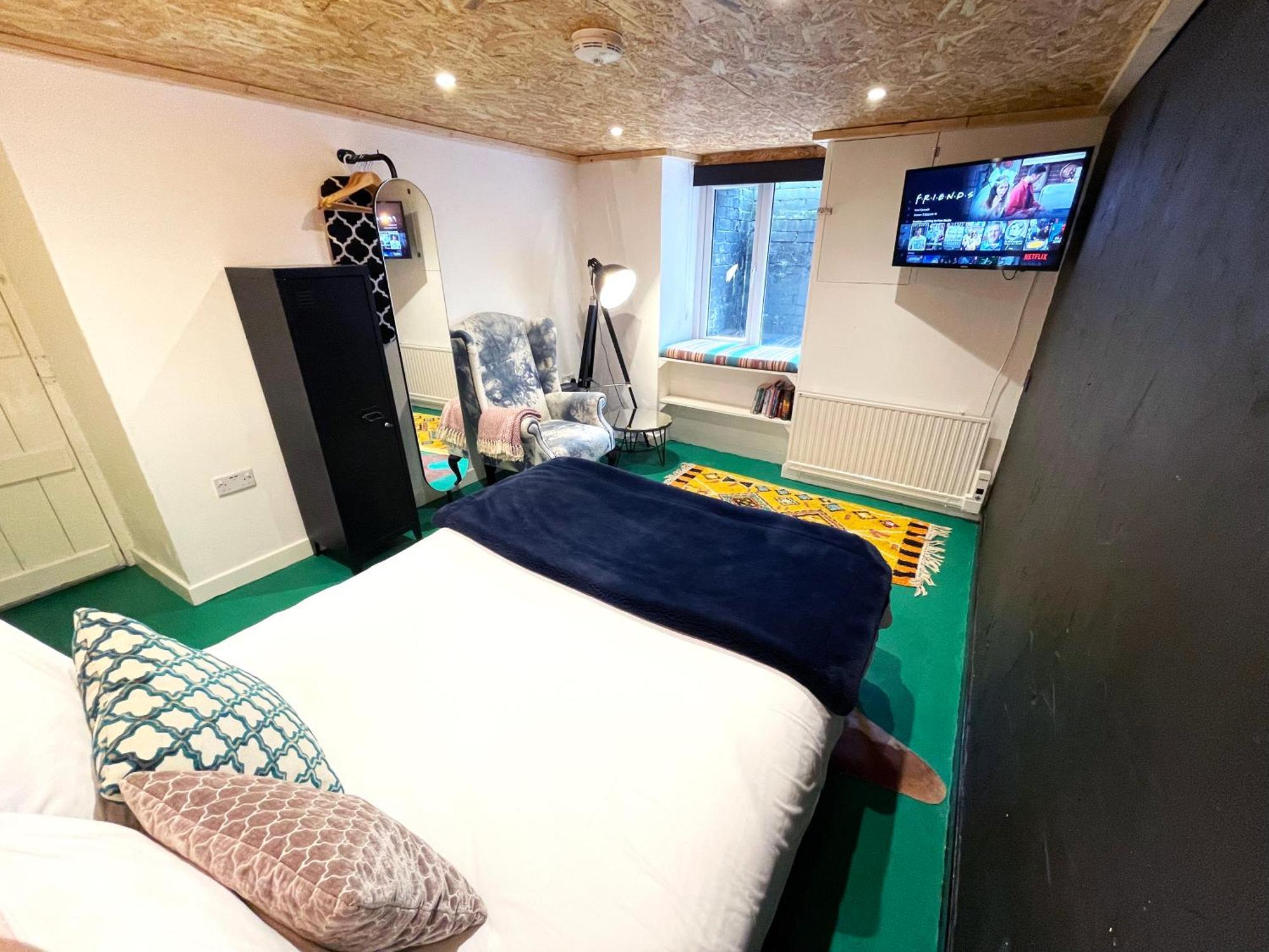 Fern Studio 1 Bedroom Apartment คลางกอซเลน ภายนอก รูปภาพ