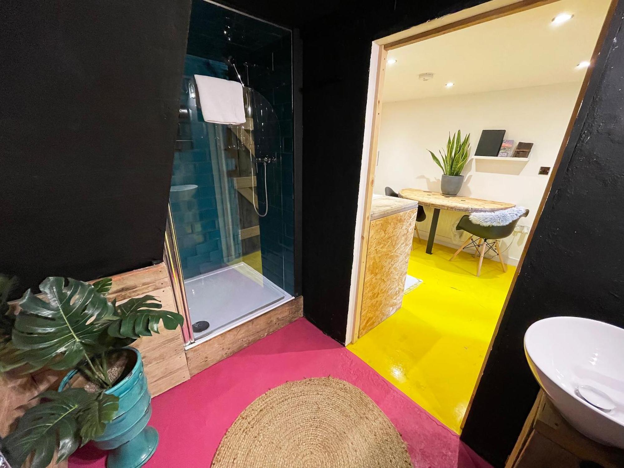 Fern Studio 1 Bedroom Apartment คลางกอซเลน ภายนอก รูปภาพ